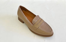 Load image into Gallery viewer, Chrissie Dilly Camel &amp; Black, Padded Innersole &amp; Timber Stacked Heel
