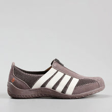 Load image into Gallery viewer, CC Resorts Dark Taupe &amp; Navy, Zip Front Access, Orthotic Friendly &amp; Removable Innersole
