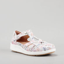 Load image into Gallery viewer, CC Resorts Nove White Floral &amp; Black, Orthotic Friendly, Removable Innersole &amp; Velcro Strap
