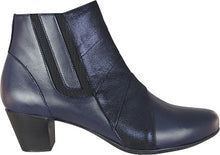 Load image into Gallery viewer, Cabello Eva Navy &amp; black &amp; Removable Innersole
